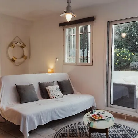 Charmante Maison A - Au Calme Avec Piscine Ferienhaus