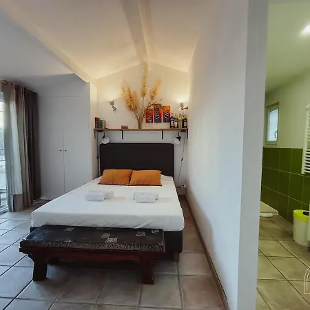Ferienhaus Charmante Maison A - Au Calme Avec Piscine Sanary-sur-Mer